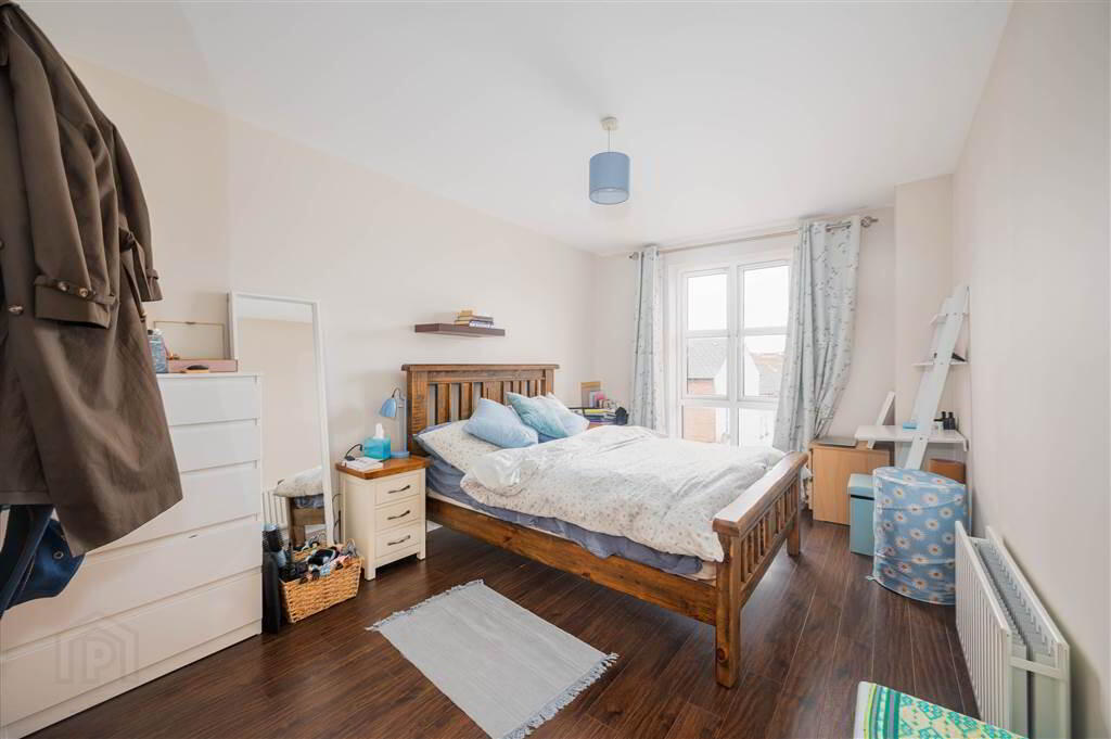 Apt 17, Chichester Building, 33 Old Bakers Court 6 of 8