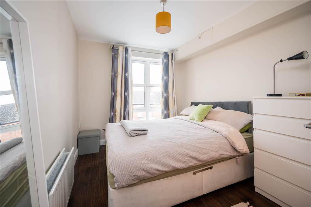Apt 17, Chichester Building, 33 Old Bakers Court 7 of 8