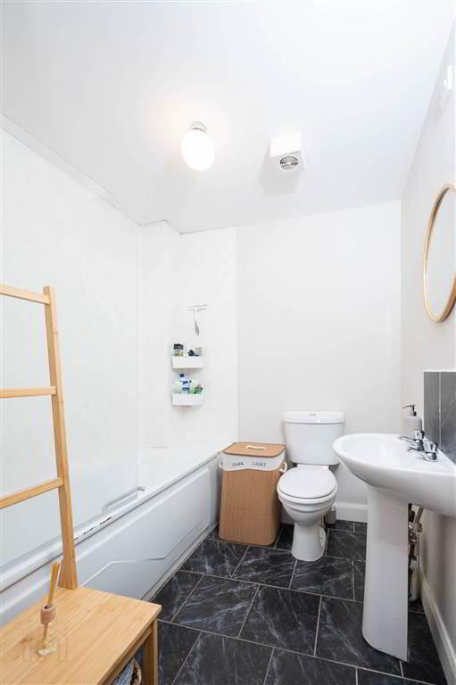Apt 17, Chichester Building, 33 Old Bakers Court 8 of 8