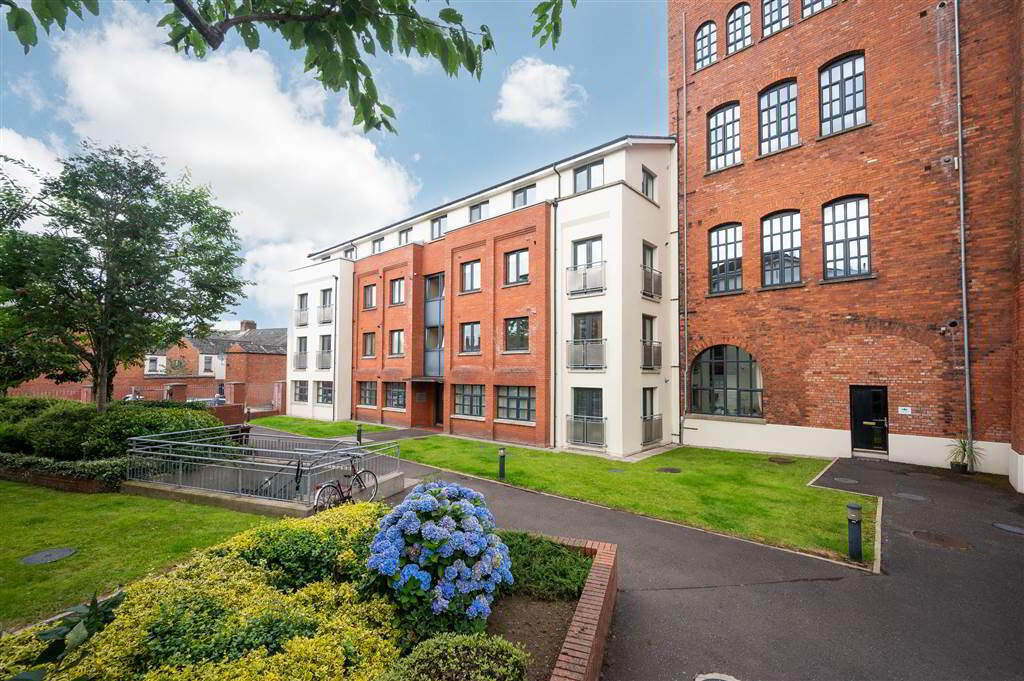 Apt 17, Chichester Building, 33 Old Bakers Court 1 of 8