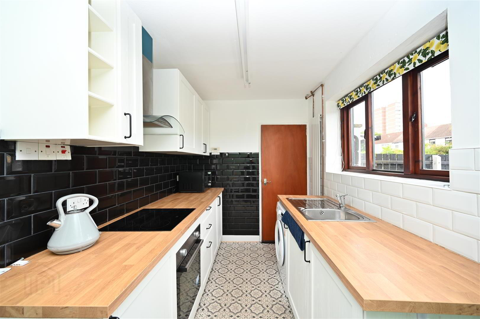 29 Locksley Parade 3 of 12