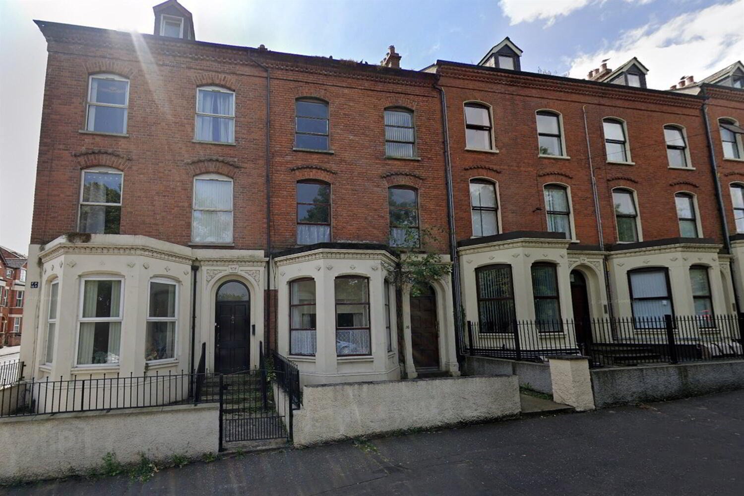 Flat 2, 14 Brookvale Avenue 1 of 4