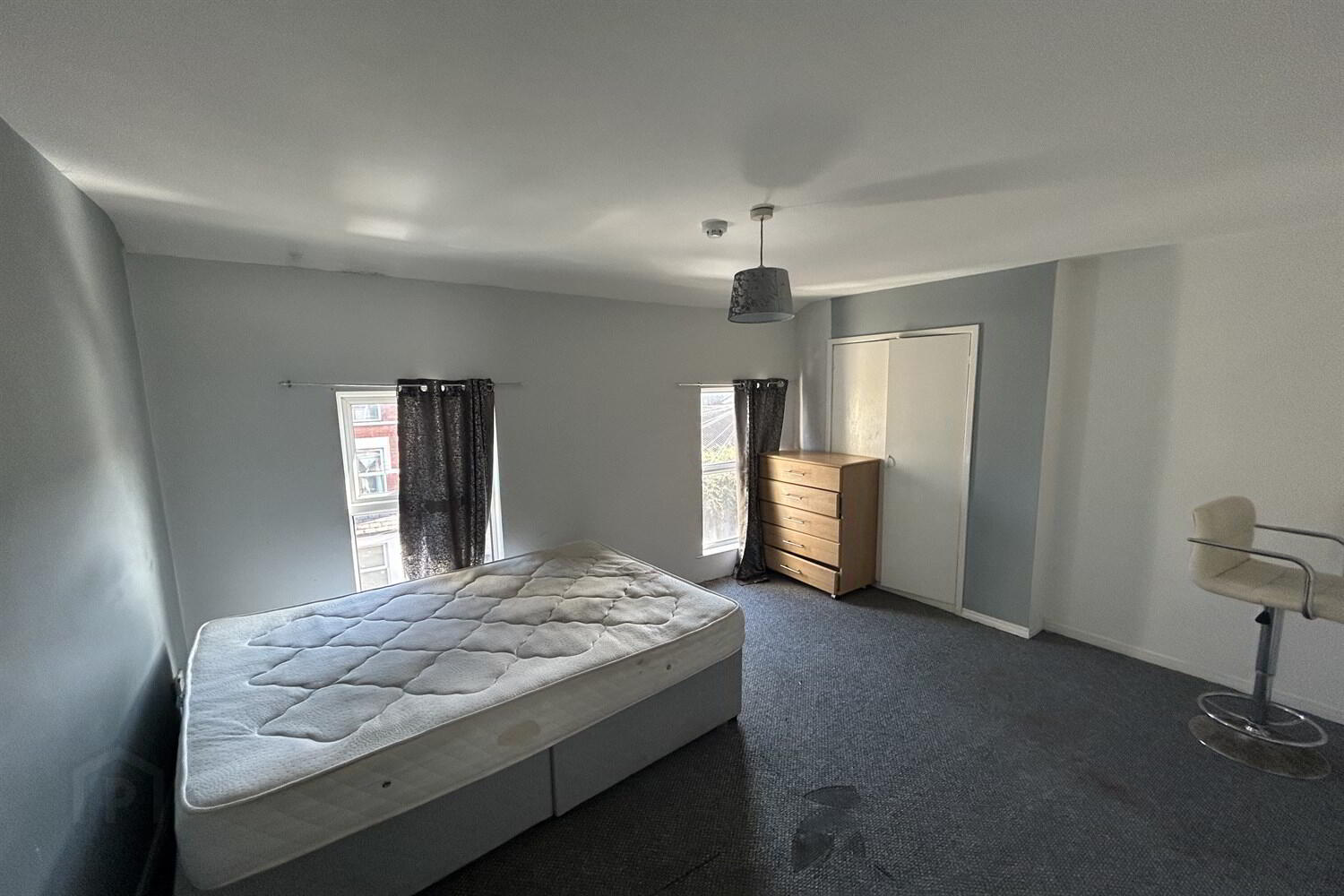 Flat 2, 18 Eia Street 4 of 11