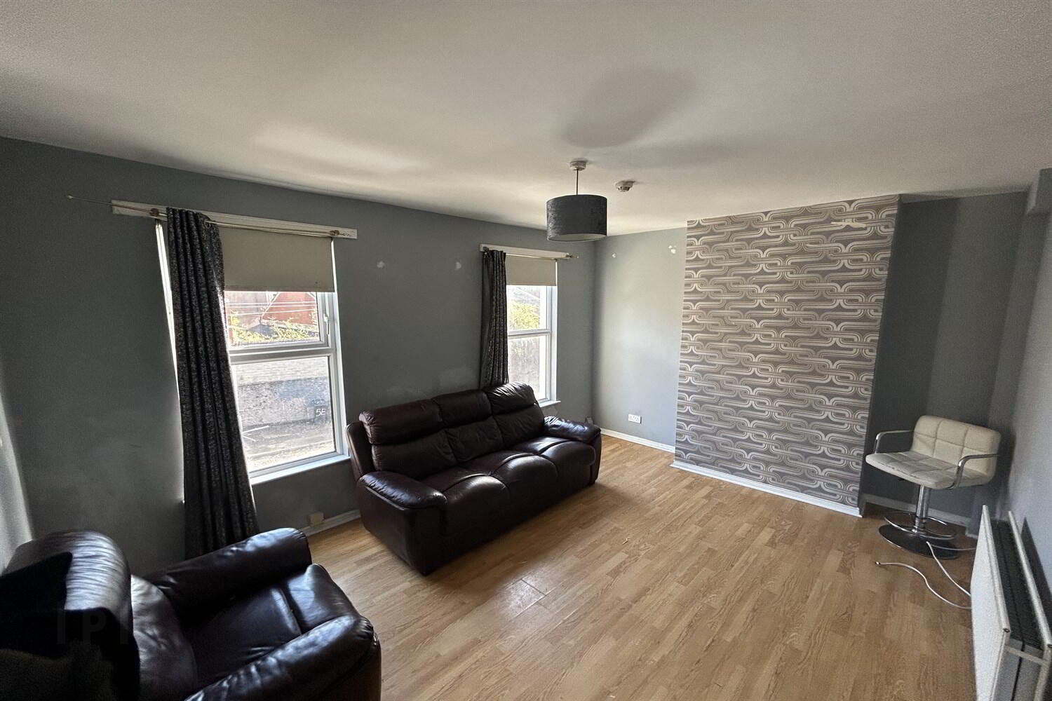 Flat 2, 18 Eia Street 5 of 11