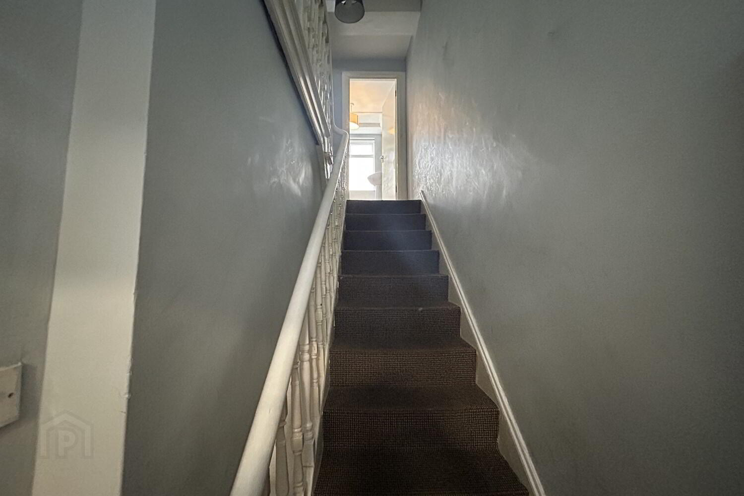 Flat 2, 18 Eia Street 8 of 11