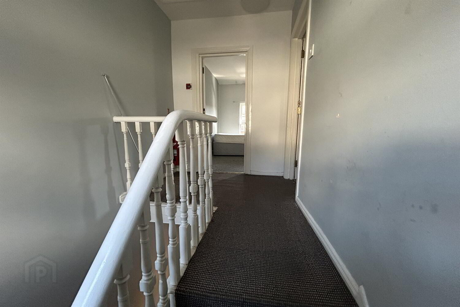 Flat 2, 18 Eia Street 9 of 11