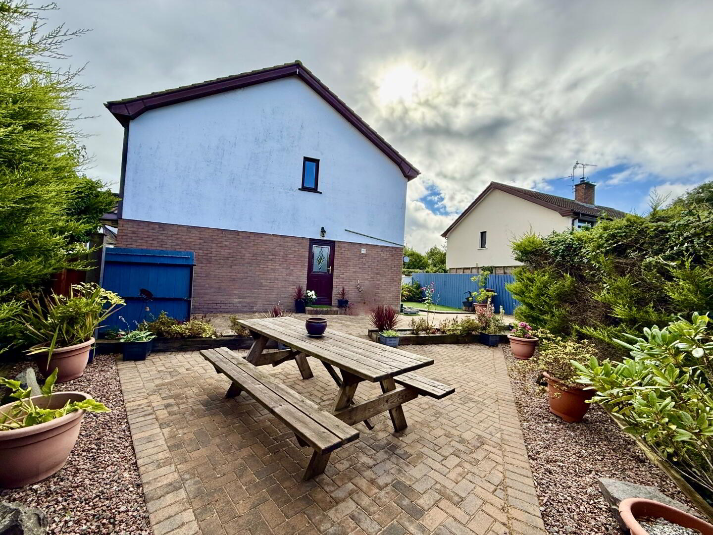 11 Meadowside 30 of 37