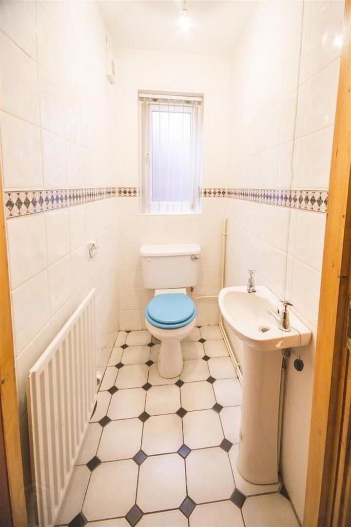 Room 1, 43 Melrose Street 16 of 18