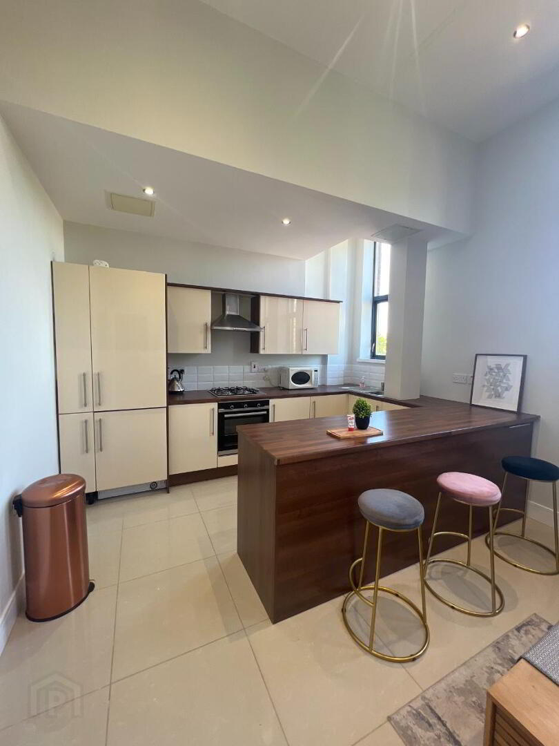Unit 6, 117 University Street 2 of 11
