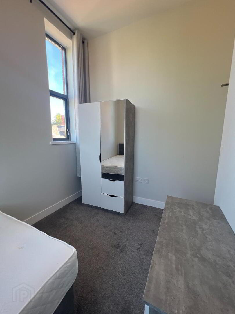 Unit 6, 117 University Street 8 of 11