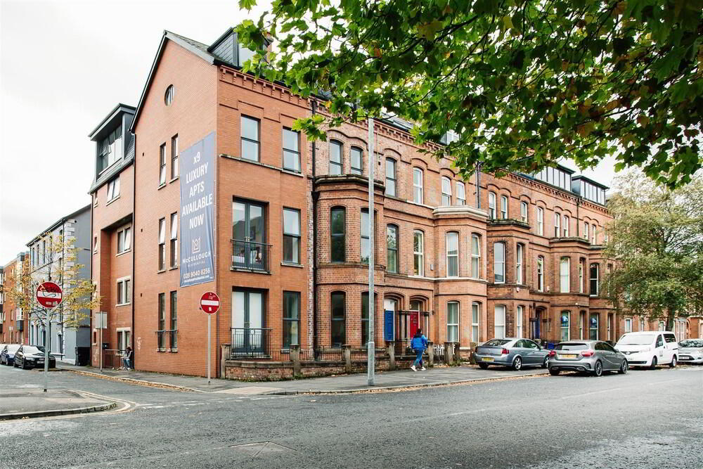 Unit 6, 117 University Street 1 of 11