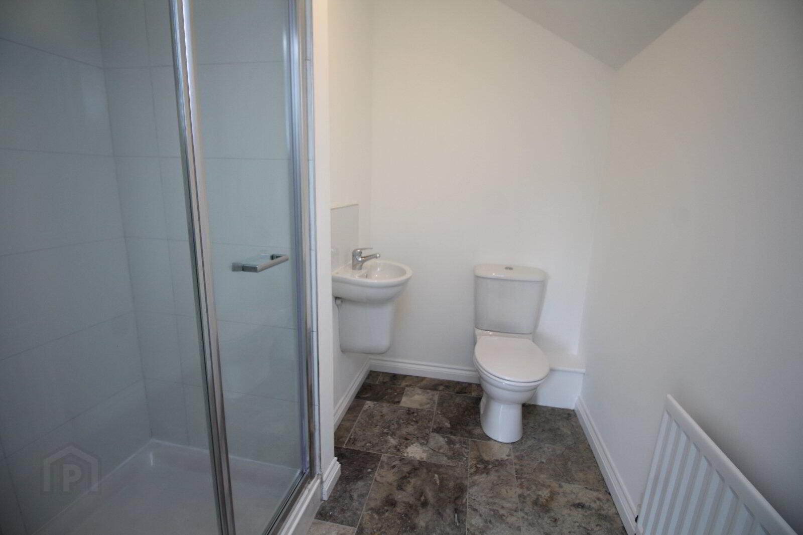 9 Leafield Park 13 of 21