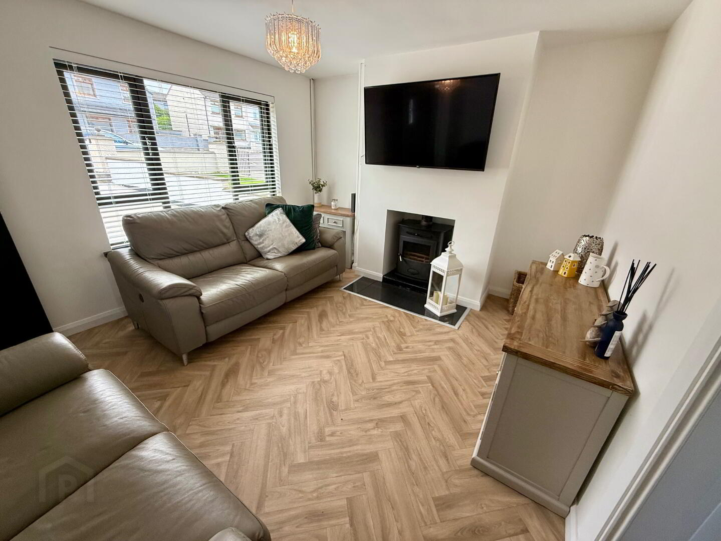 17 Foyle Crescent 4 of 13