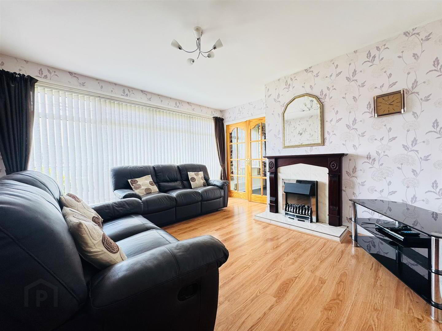 7 Beverley Avenue 2 of 16