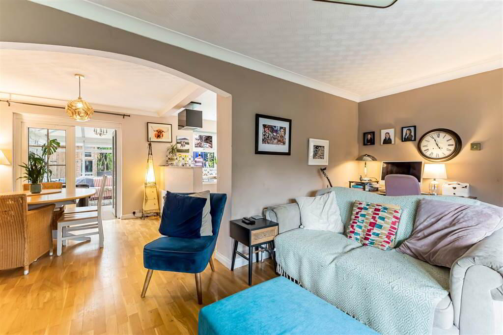 23 Oakwood Park 5 of 28
