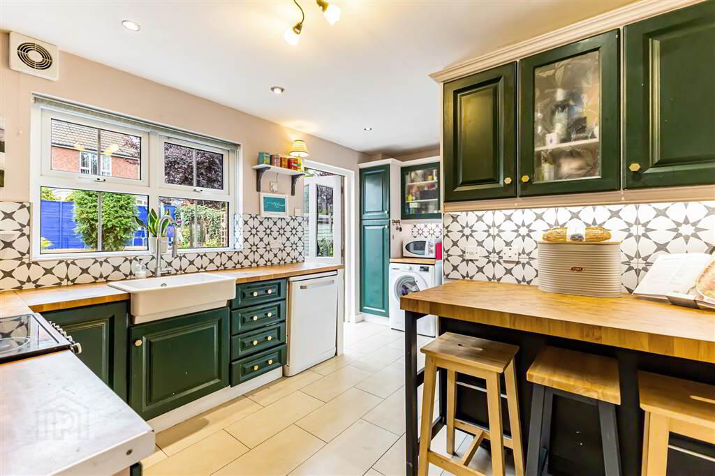 23 Oakwood Park 11 of 28