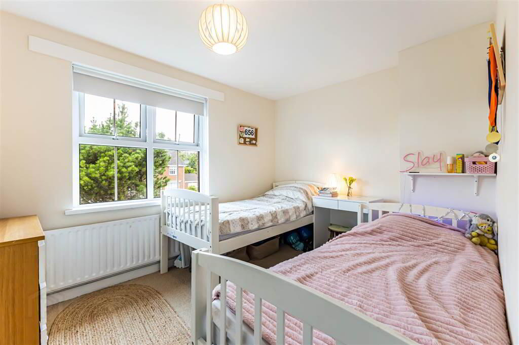 23 Oakwood Park 19 of 28