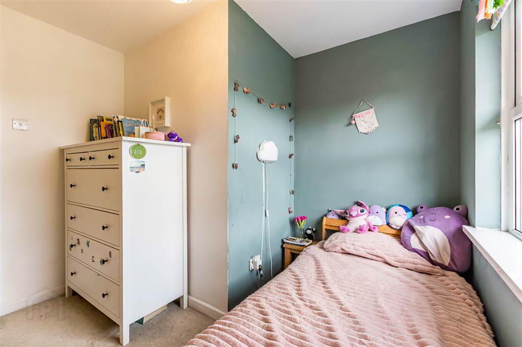 23 Oakwood Park 22 of 28