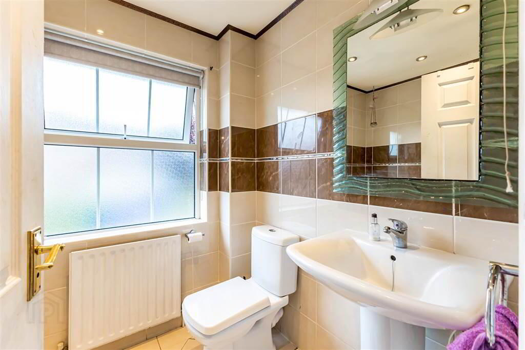 23 Oakwood Park 23 of 28