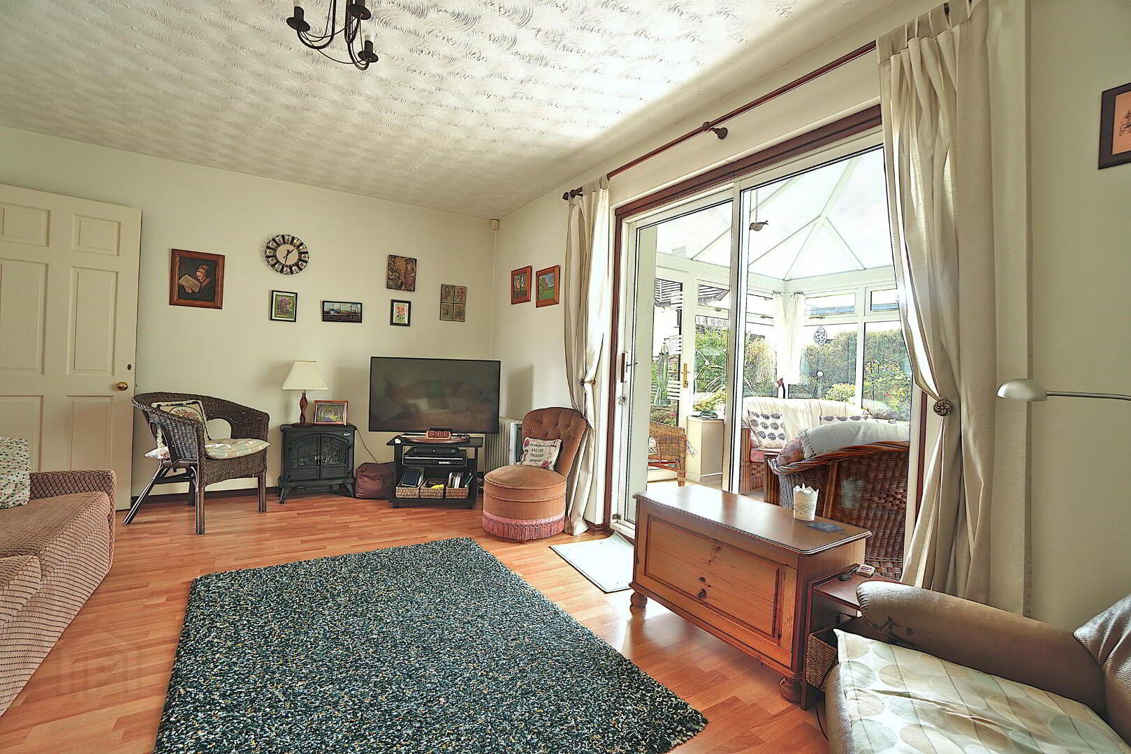 12 Old Manse Road 9 of 27