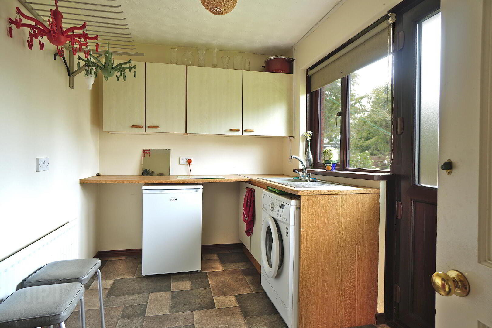 12 Old Manse Road 14 of 27