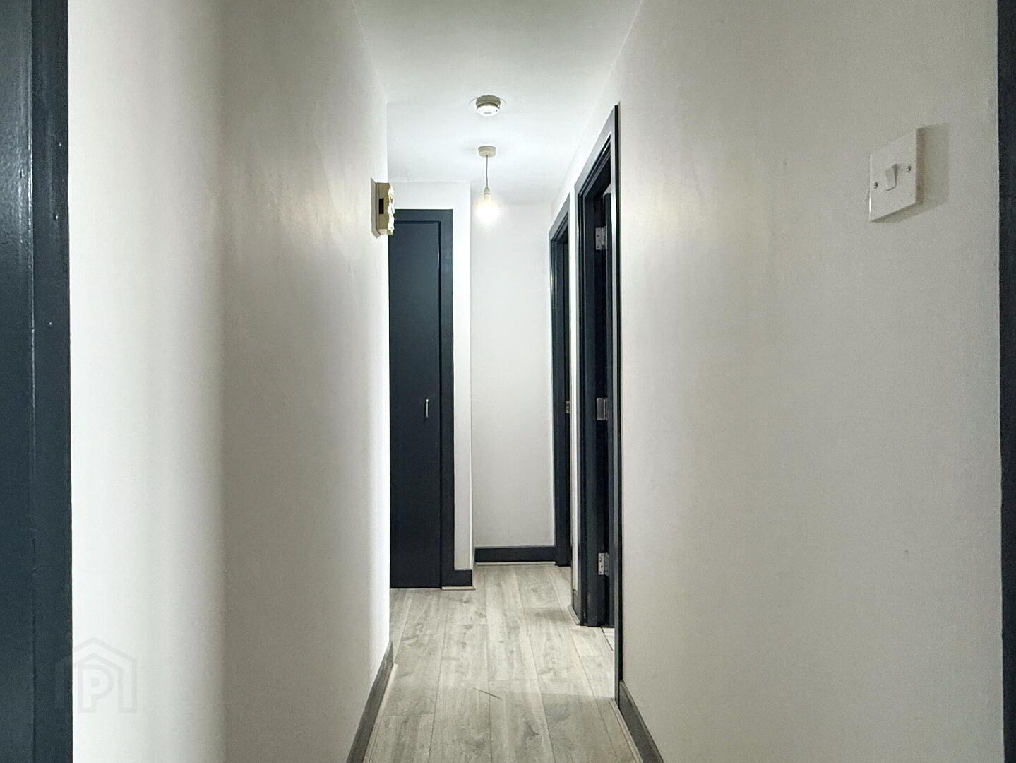 Apt 46 City Gate, 2 Sussex Place 4 of 9