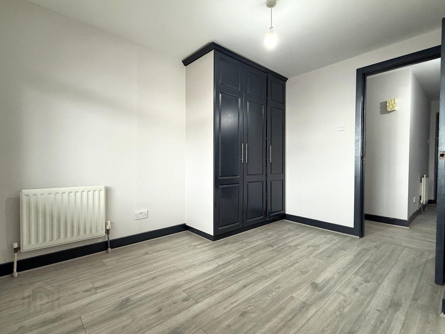 Apt 46 City Gate, 2 Sussex Place 5 of 9