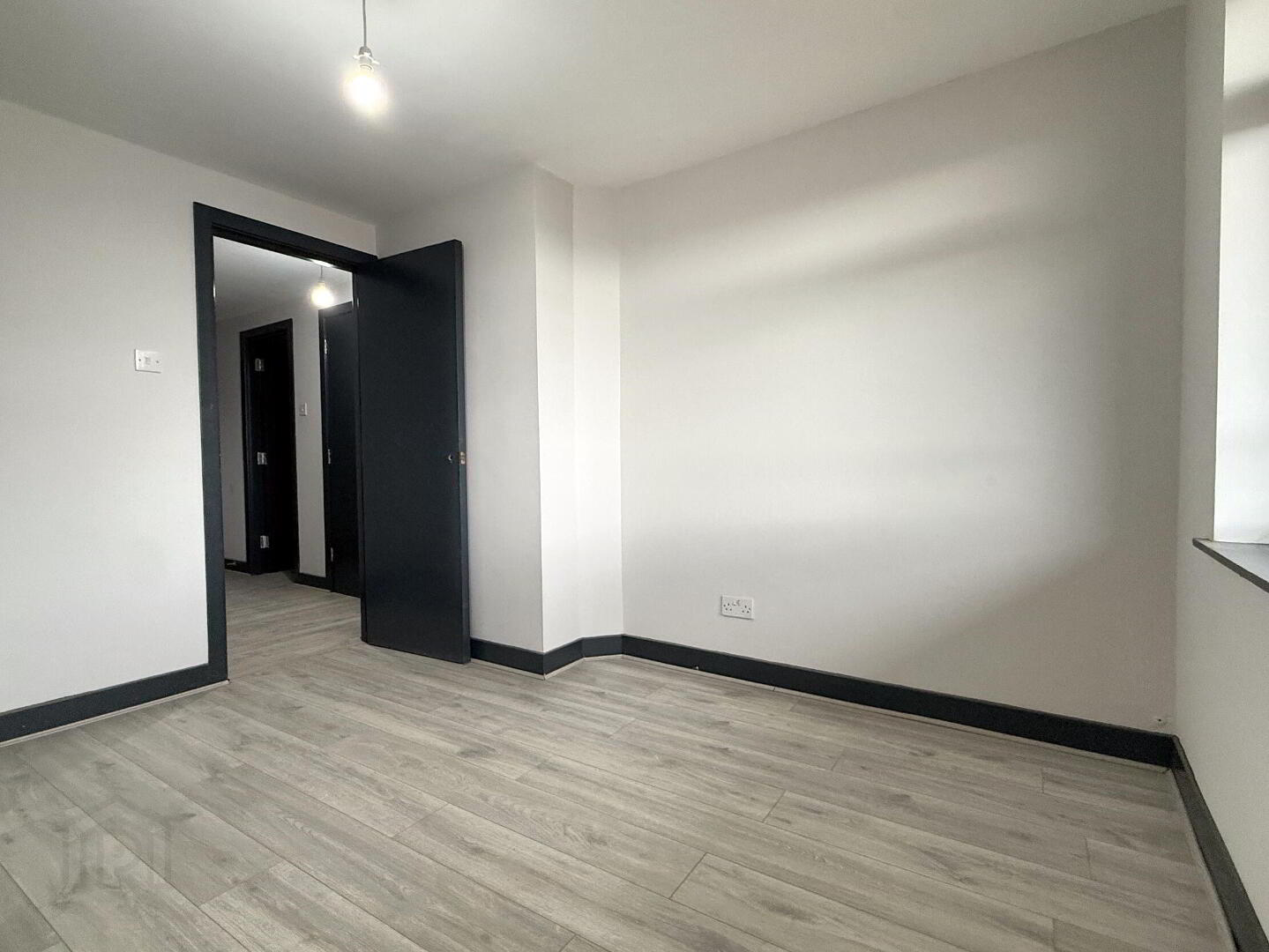 Apt 46 City Gate, 2 Sussex Place 7 of 9