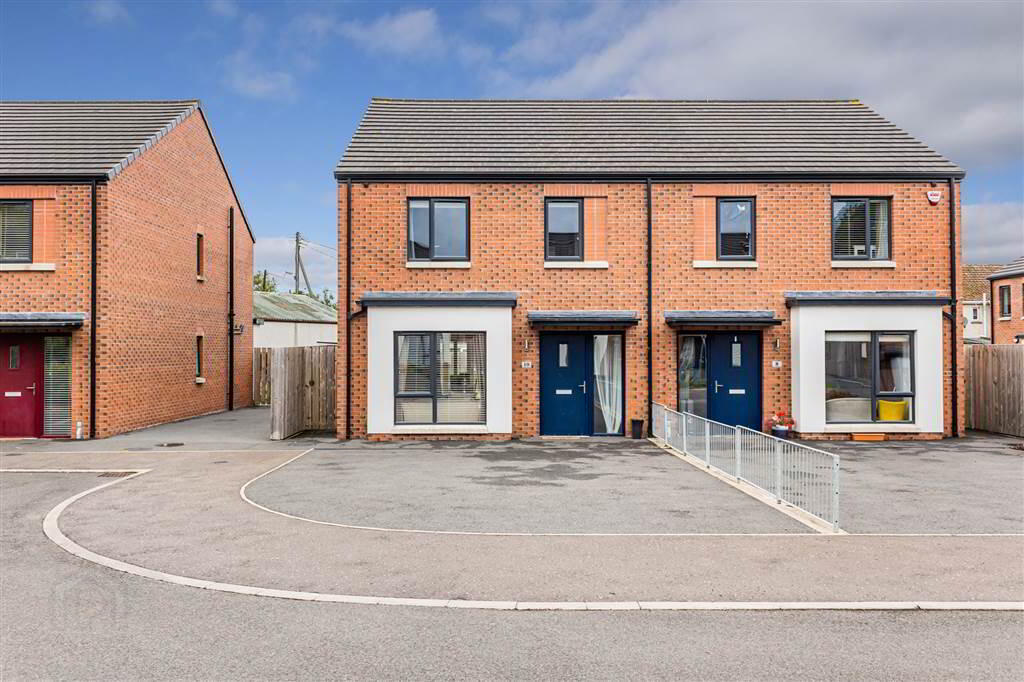 10 St James Place 2 of 30
