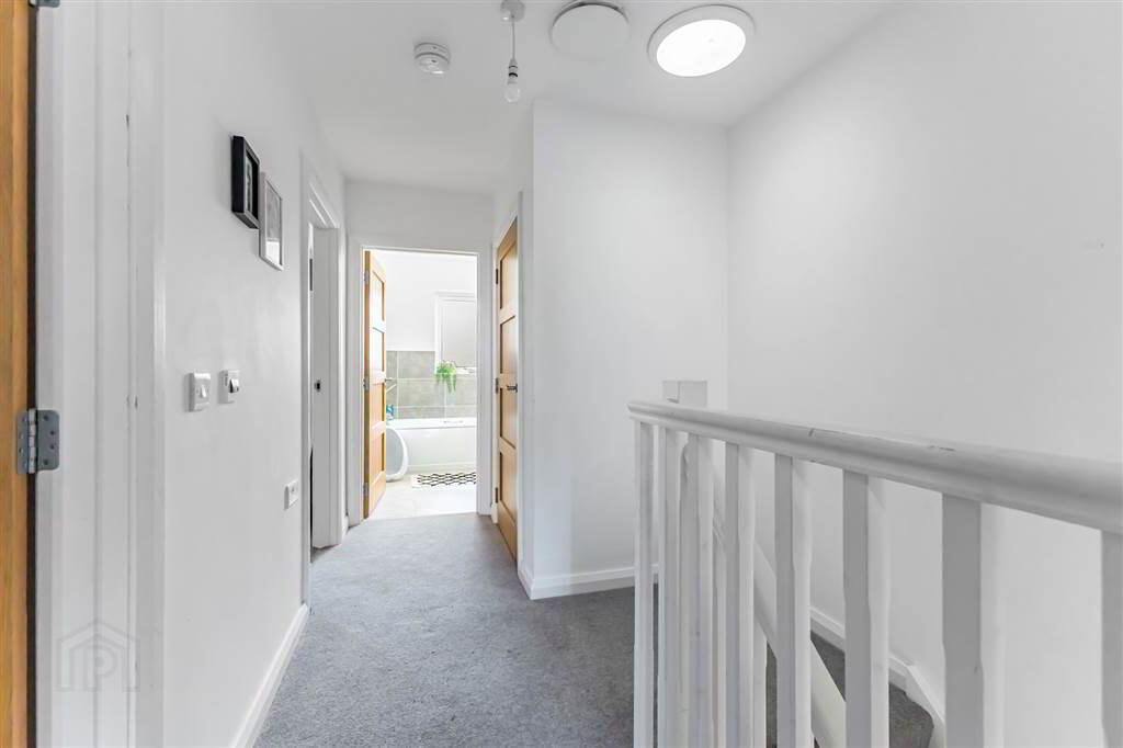 10 St James Place 19 of 30