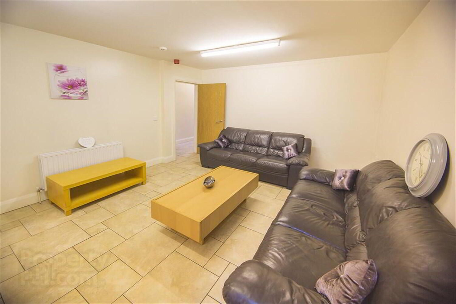 Room 1, 24 Magdala Street 3 of 10