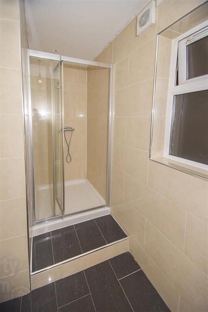 Room 1, 24 Magdala Street 8 of 10