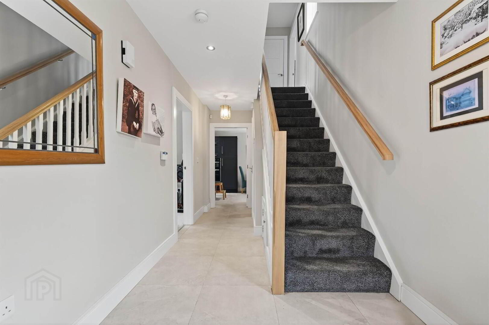 18 Manse Gate 3 of 17