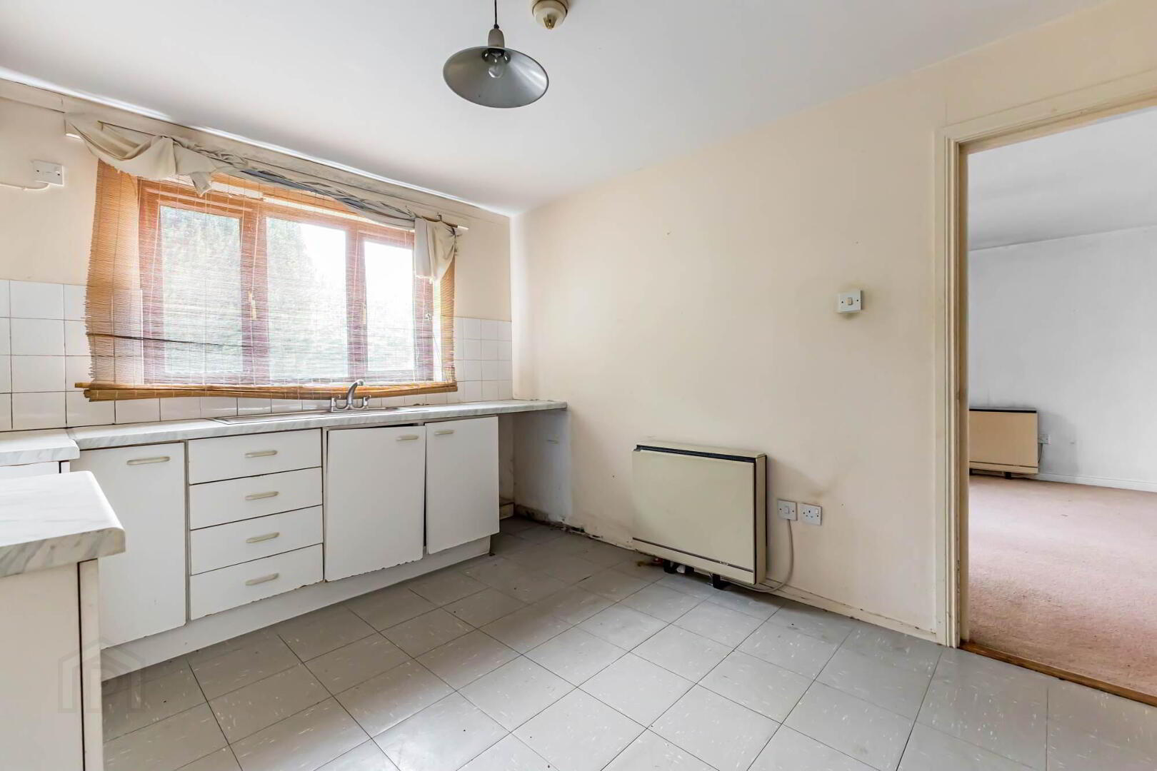 11 Waverley Court 8 of 13