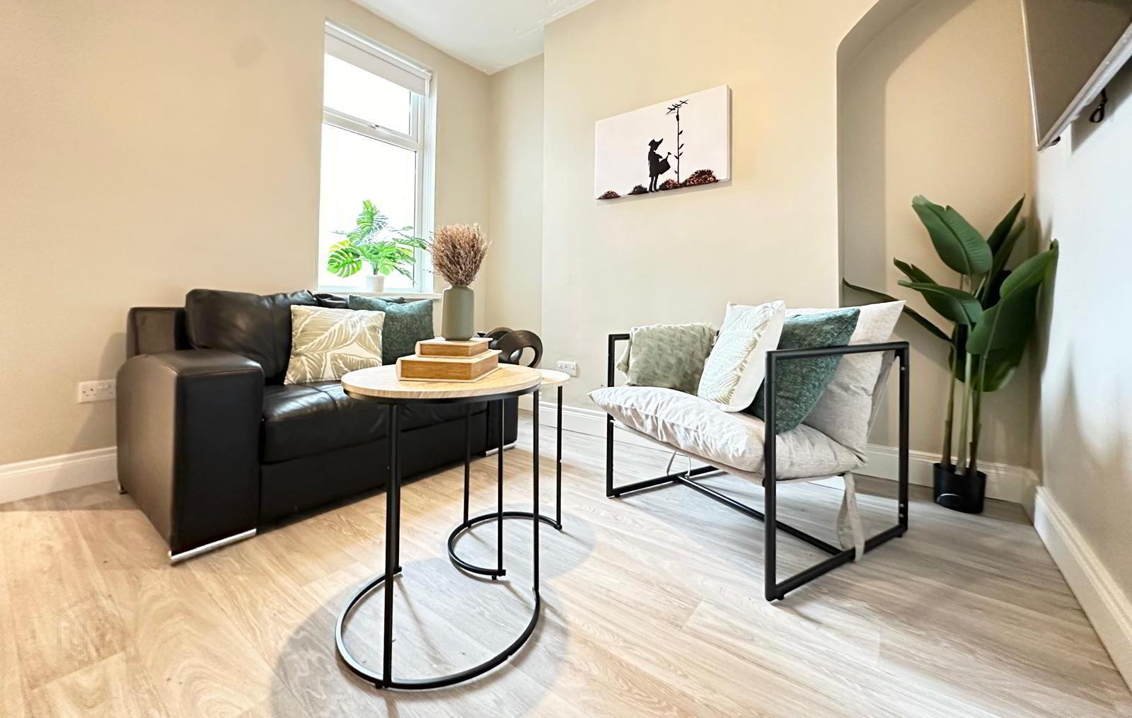 Room 4, 46 Portmore Street 3 of 22