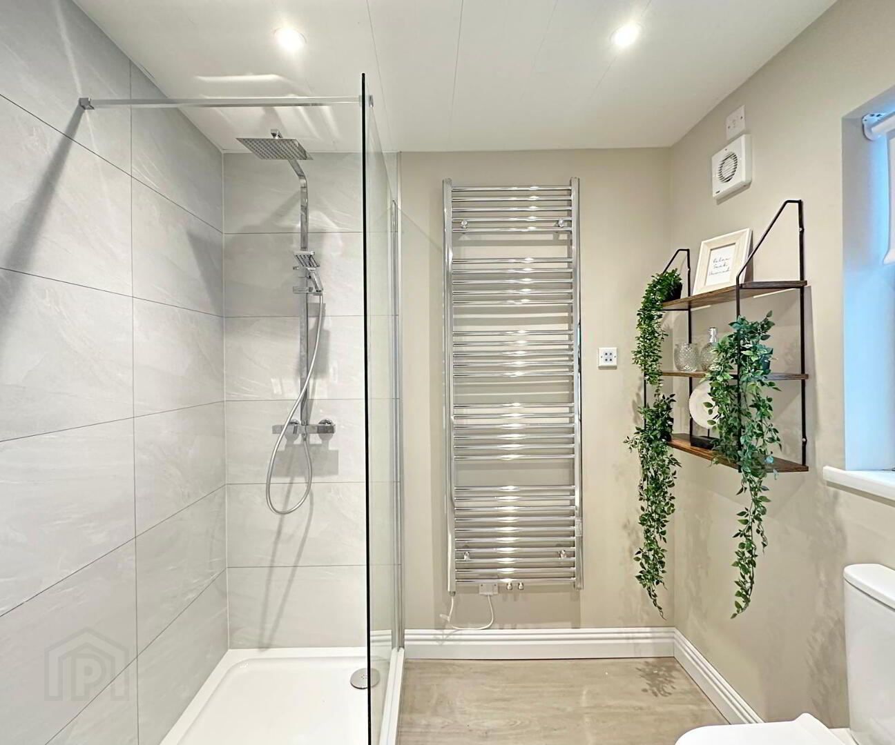 Room 4, 46 Portmore Street 15 of 22