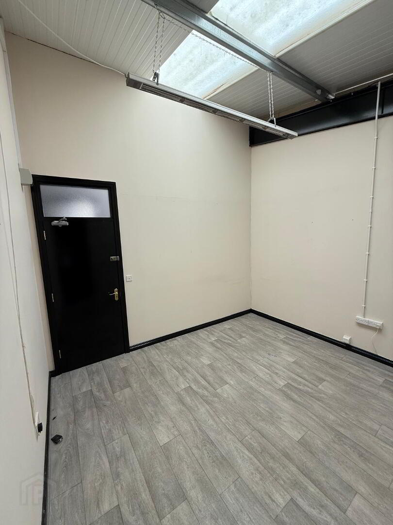 Unit 3 - Ashgrove Shops, 3 Ashgrove Road 5 of 14