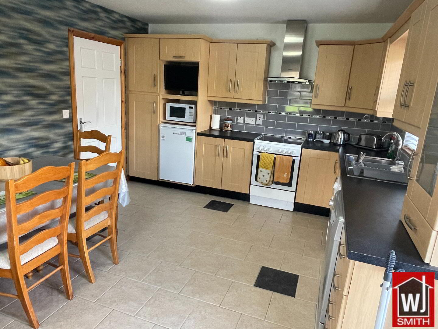 13 Garag Hill 14 of 43