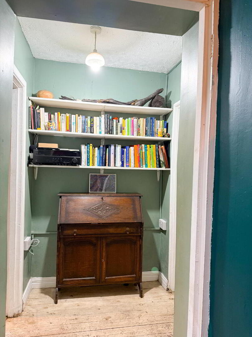 Cuckoo Cottage" 10 of 32