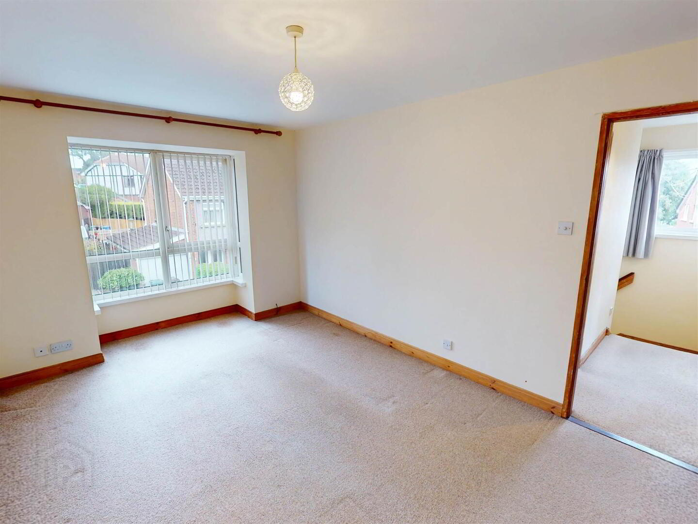 2 Llewellyn Court 4 of 12