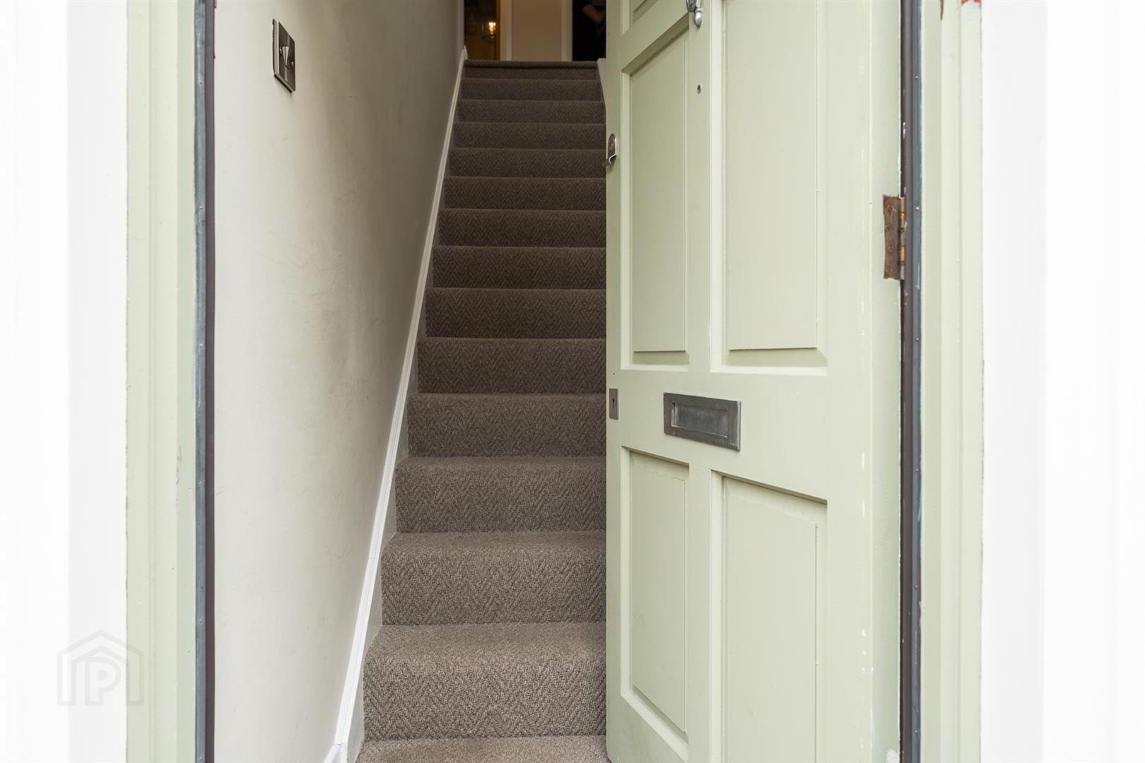 Apt 4 Pine Lodge, 3a Cherryvalley 5 of 24