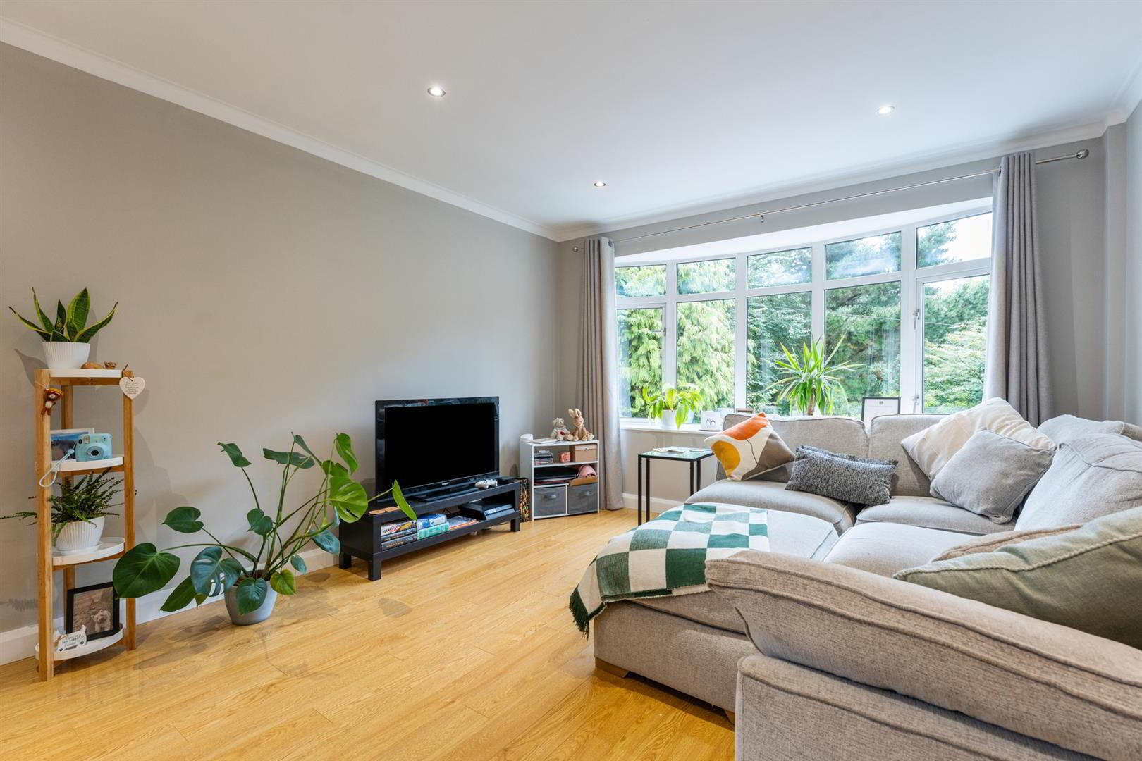 Apt 4 Pine Lodge, 3a Cherryvalley 8 of 24