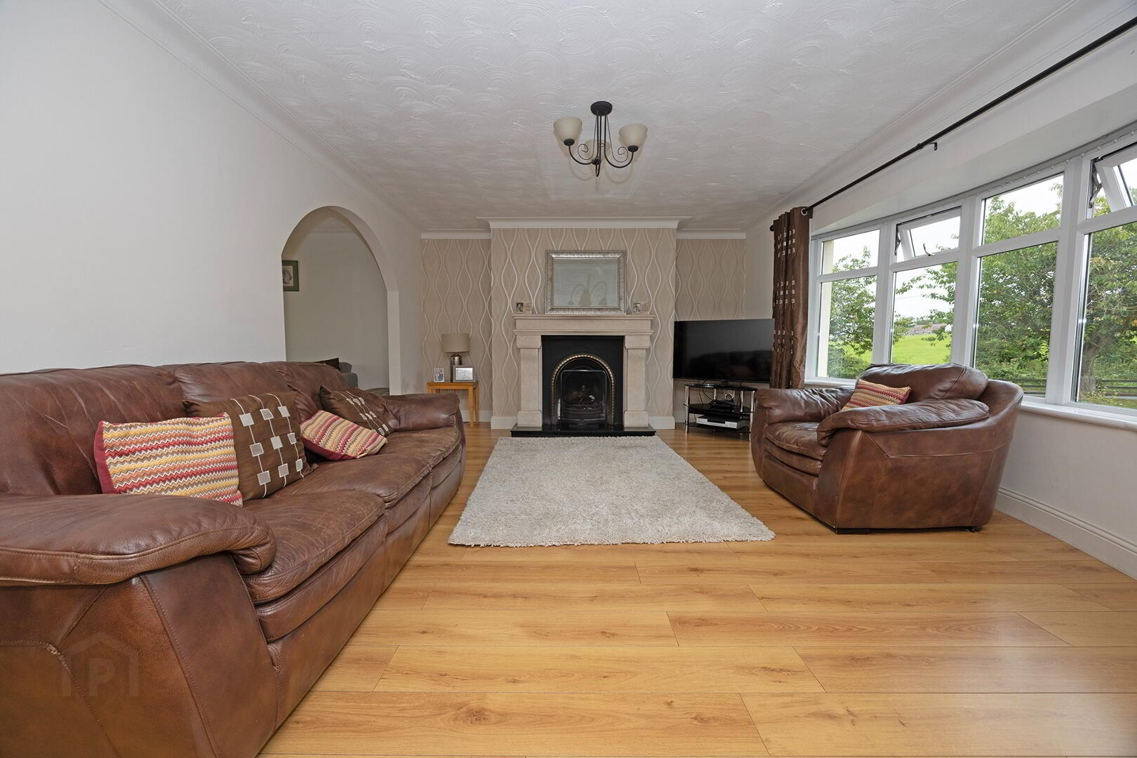 24 Crossgar Road East 11 of 42