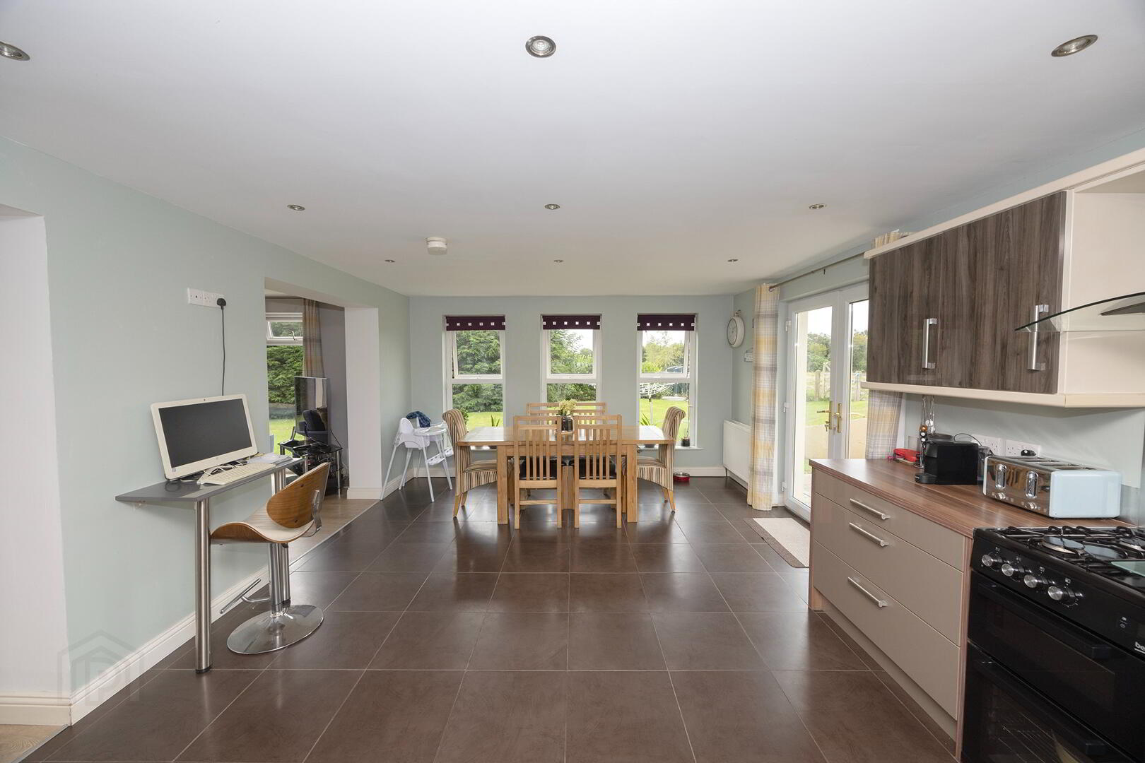 24 Crossgar Road East 25 of 42