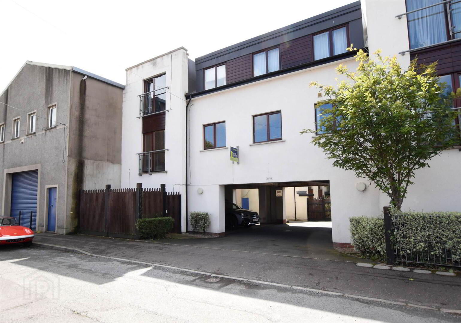 32b Mark Street 1 of 11