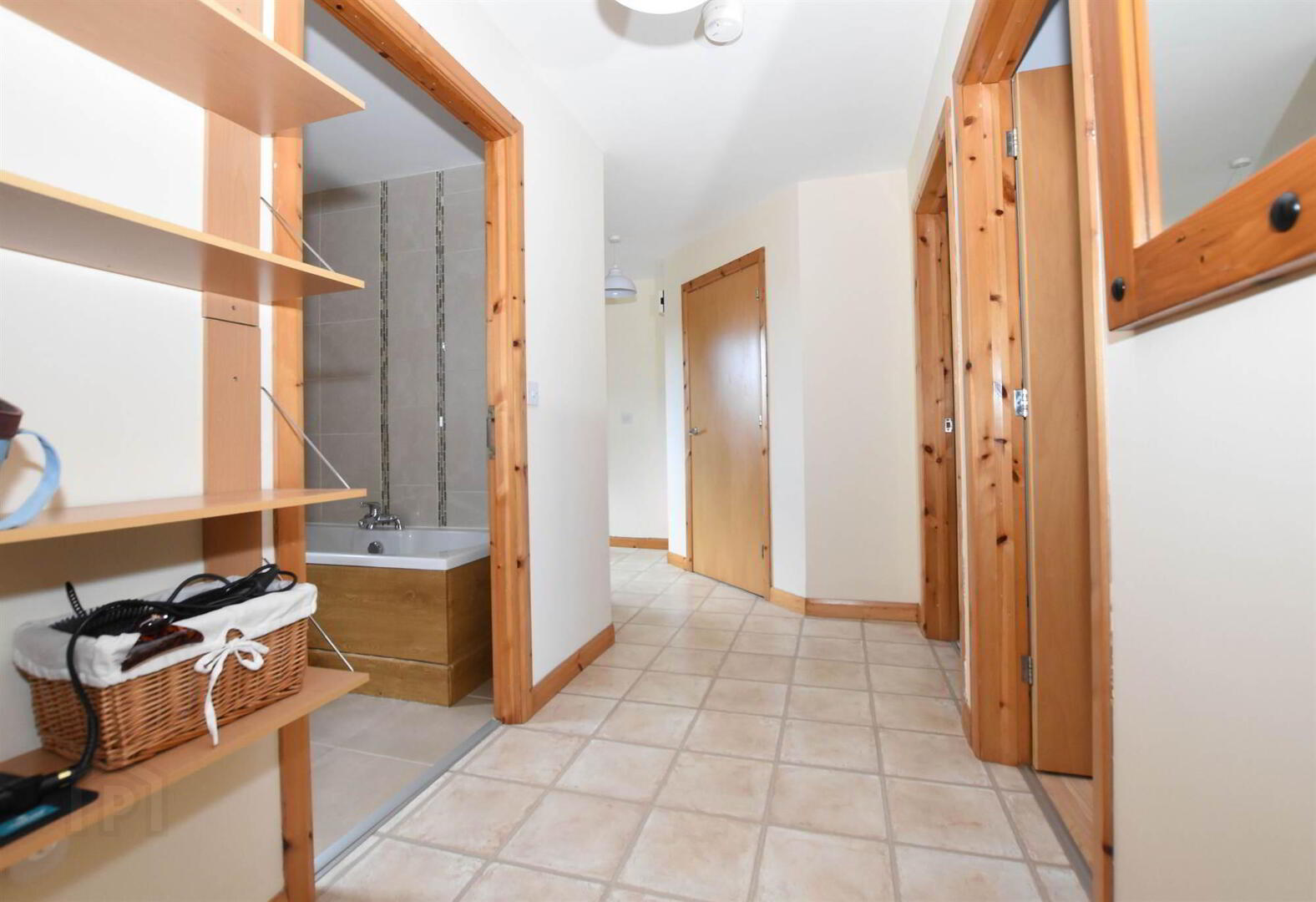 32b Mark Street 4 of 11