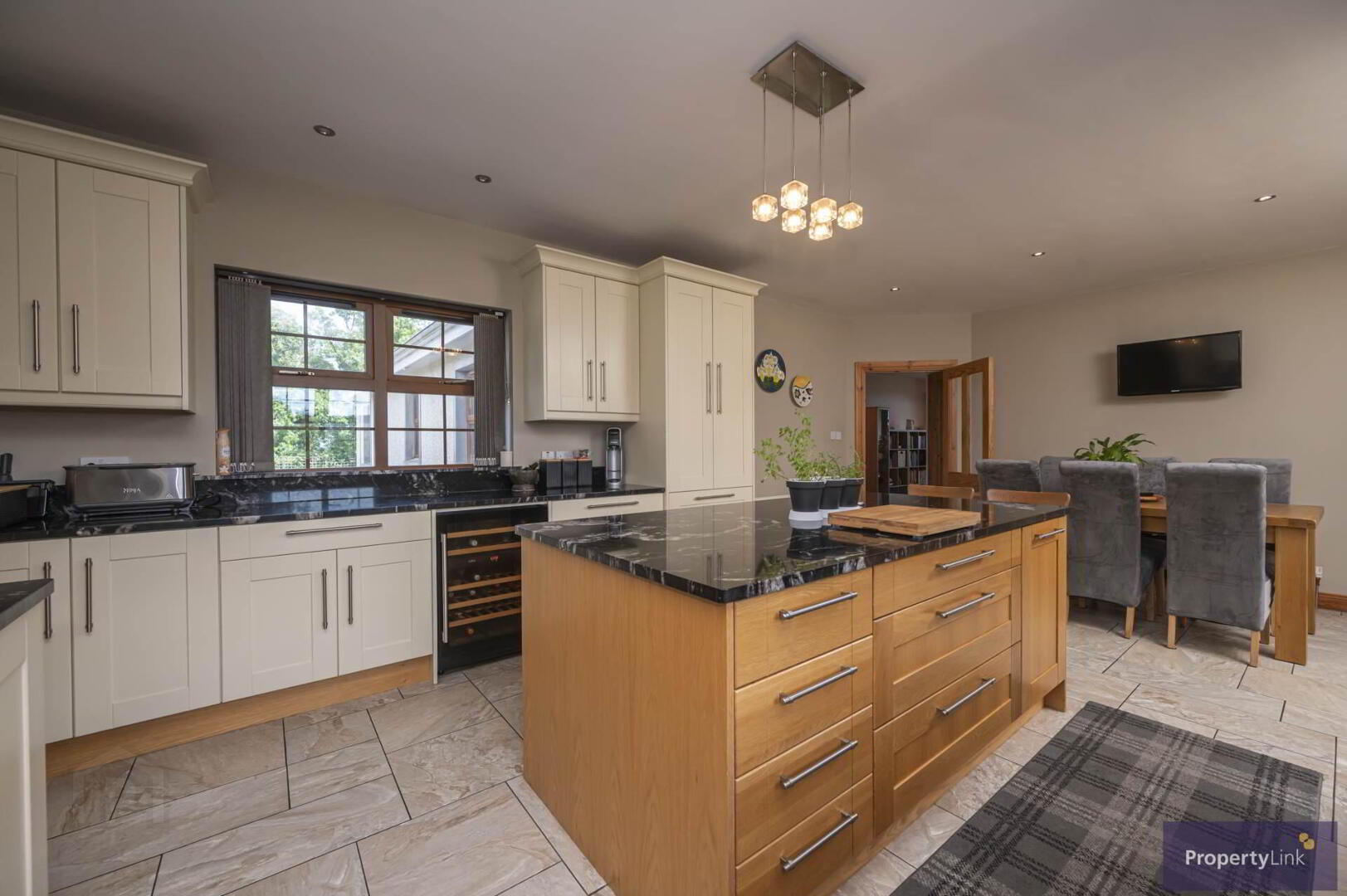 37 Cladymore Road 7 of 25