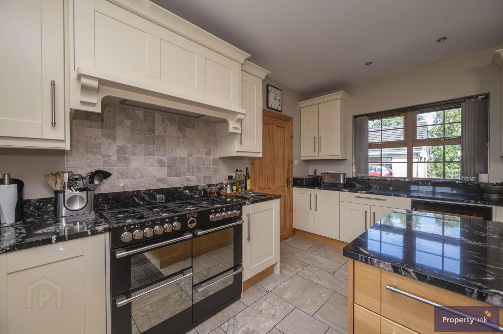 37 Cladymore Road 8 of 25