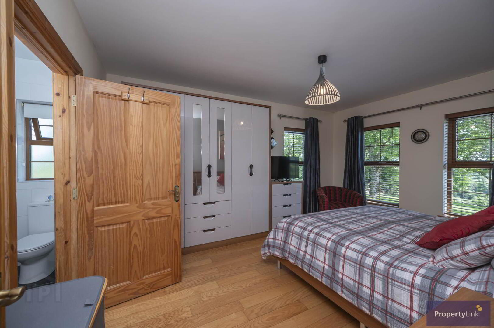 37 Cladymore Road 14 of 25
