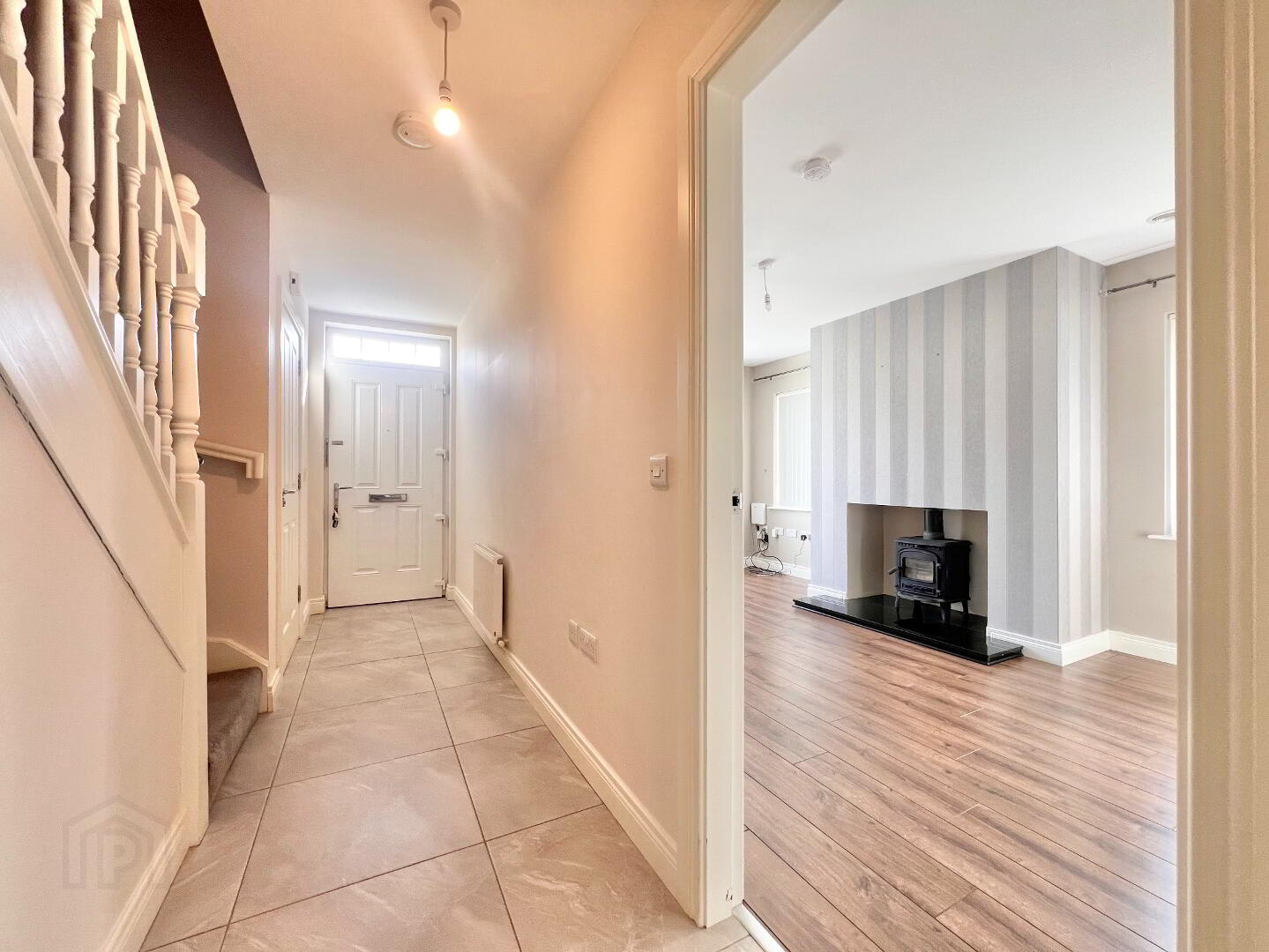 61 Foxfield Park 2 of 16